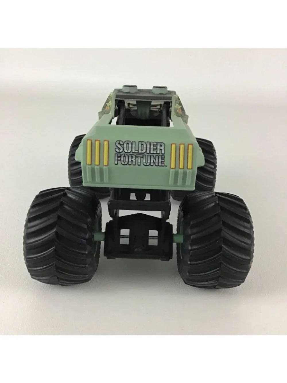 Hot Wheels Monster Jam Truck Soldier Fortune Military 1:24 Vehicle 2015 Mattel